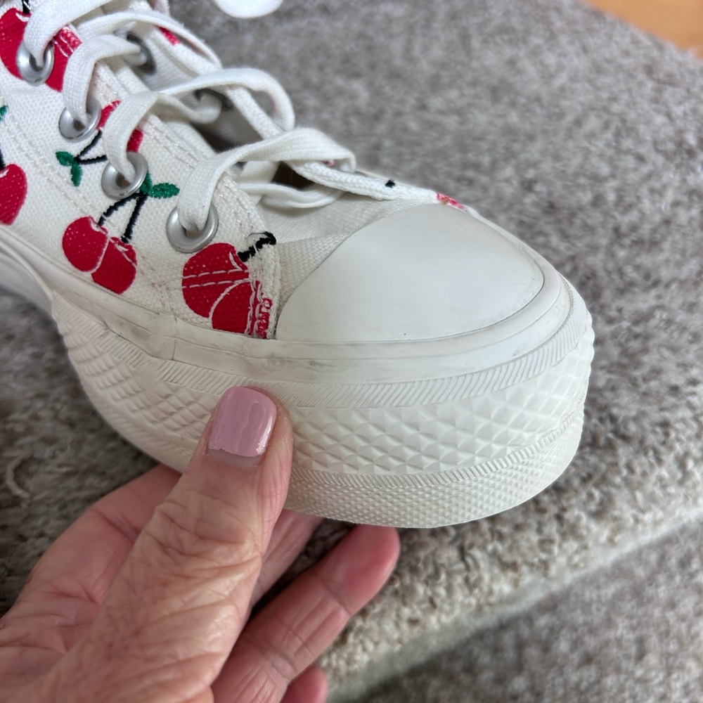 Converse Chuck Taylor All Stars Lift Platform Hi Top Embroidered Cherry Sneakers - Picture 5 of 13